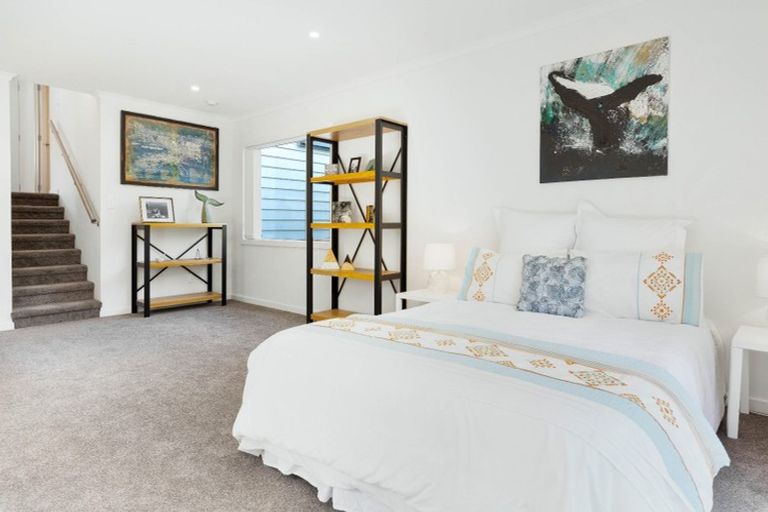 Photo of property in 2/19 Limmer Place, Browns Bay, Auckland, 0632