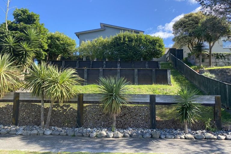 Photo of property in 69 Queens Road, Waikanae Beach, Waikanae, 5036