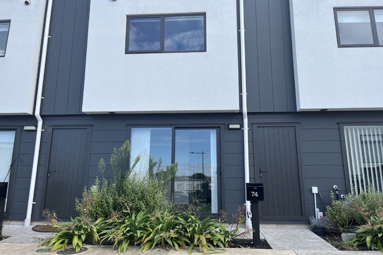 Photo of property in 74 Tukari Lane, Mangere Bridge, Auckland, 2022