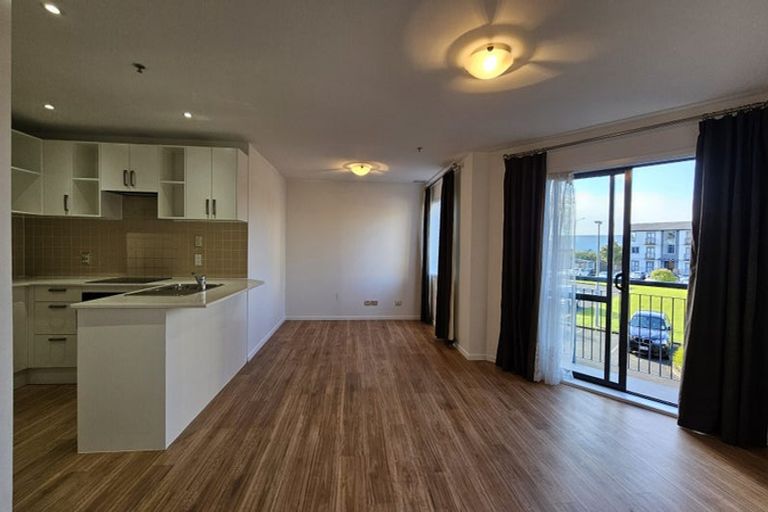 Photo of property in 2a/17 Crown Lynn Place, New Lynn, Auckland, 0600