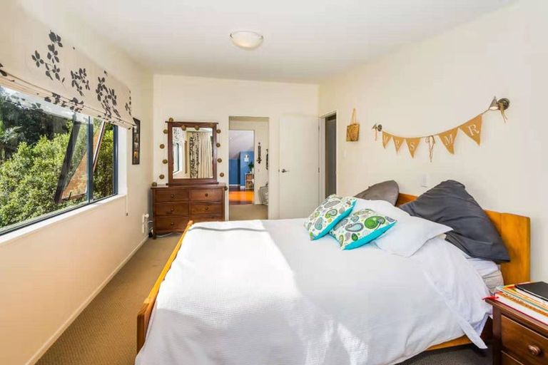 Photo of property in 12 Daldys Bush Lane, Bayview, Auckland, 0629