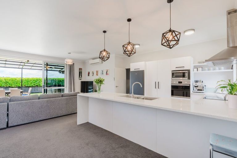 Photo of property in 1 Ruske Place, Grandview Heights, Hamilton, 3200