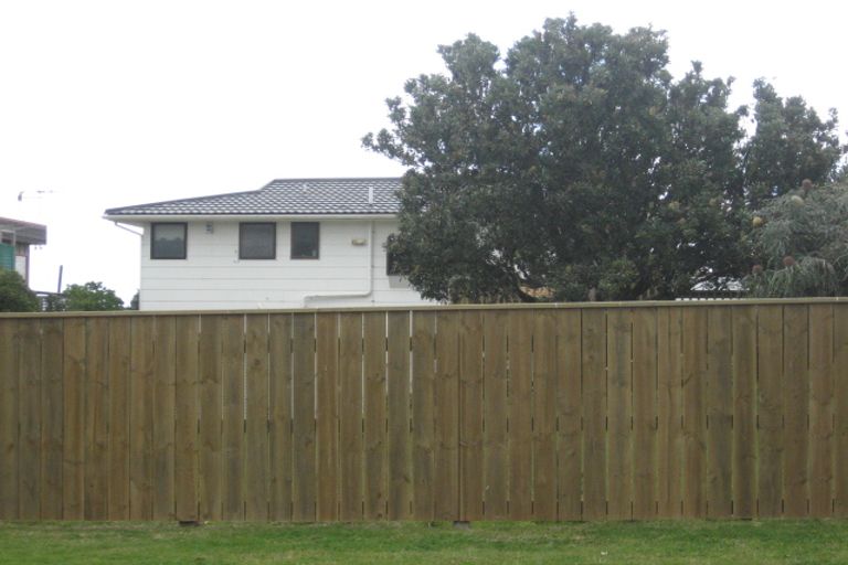 Photo of property in 1 Somerset Grove, Waitarere Beach, Levin, 5510
