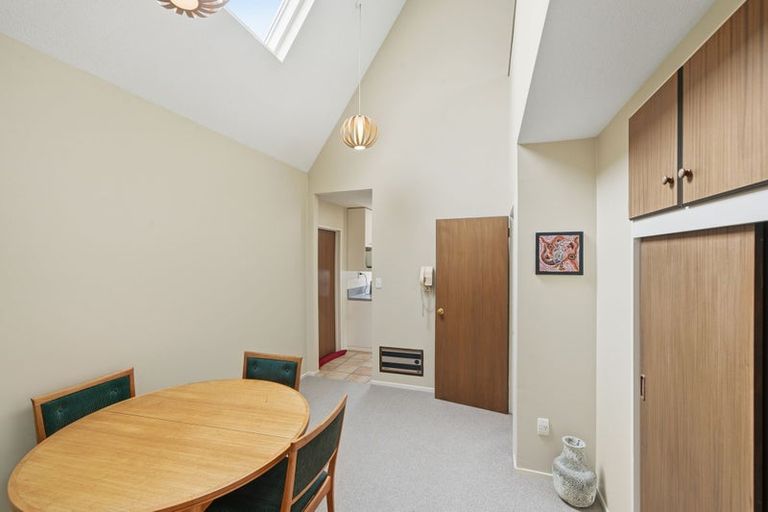 Photo of property in 2/4 Gatonby Place, Avonhead, Christchurch, 8042