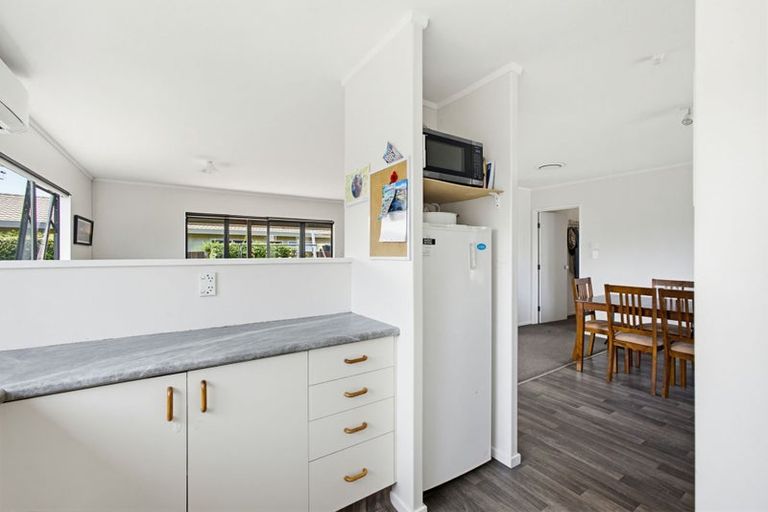 Photo of property in 6 Alan Styles Place, Greenmeadows, Napier, 4112