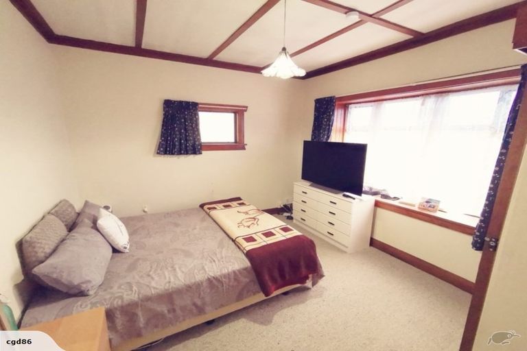 Photo of property in 32 York Street, Levin, 5510