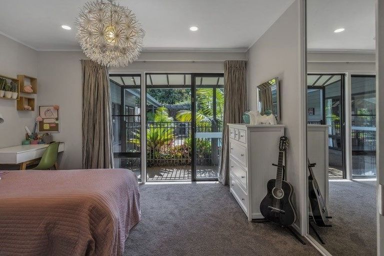 Photo of property in 338 Point View Drive, Shamrock Park, Auckland, 2016