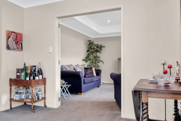 Photo of property in 24 Butterworth Crescent, Papamoa Beach, Papamoa, 3118