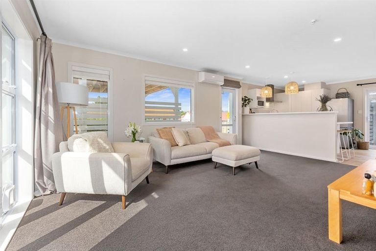 Photo of property in 1/1 Murphy Place, Titahi Bay, Porirua, 5022