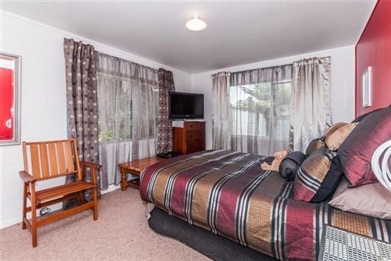 Photo of property in 1/64 Stredwick Drive, Torbay, Auckland, 0630