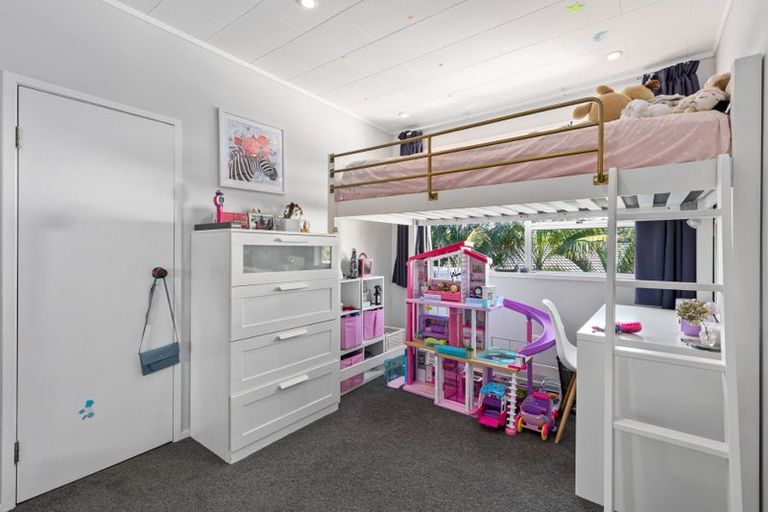 Photo of property in 6 Spinella Drive, Bayview, Auckland, 0629