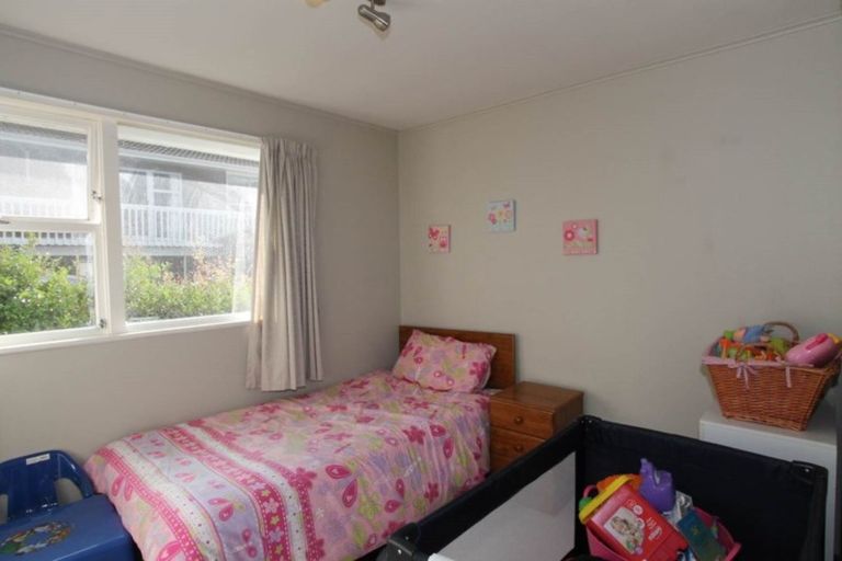 Photo of property in 50 Weatherly Road, Torbay, Auckland, 0630