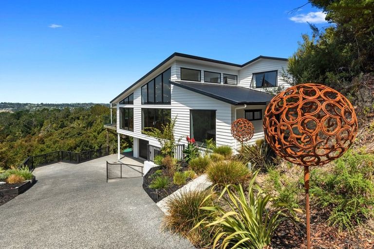 Photo of property in 393 Paremoremo Road, Paremoremo, Auckland, 0632