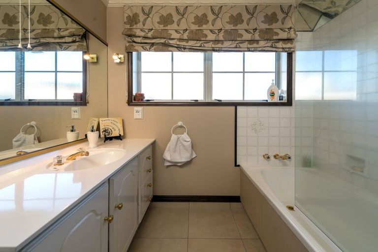 Photo of property in 8 Kapua Place, Taupo, 3330