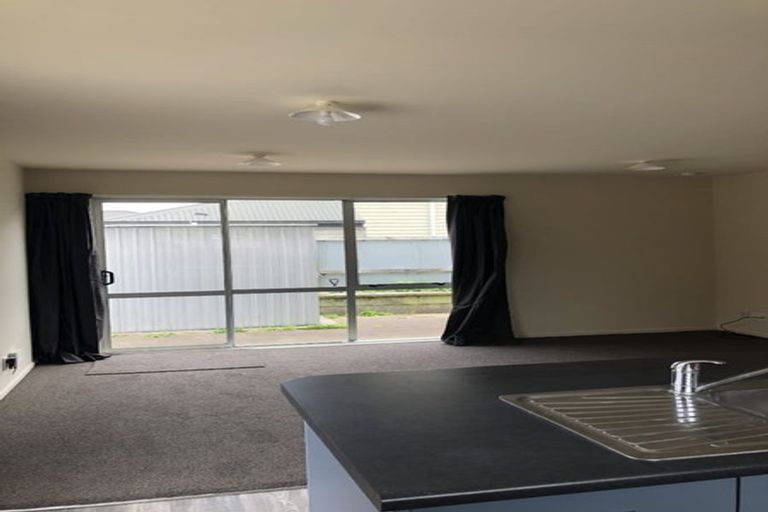 Photo of property in 105a Elizabeth Street, Riccarton, Christchurch, 8041