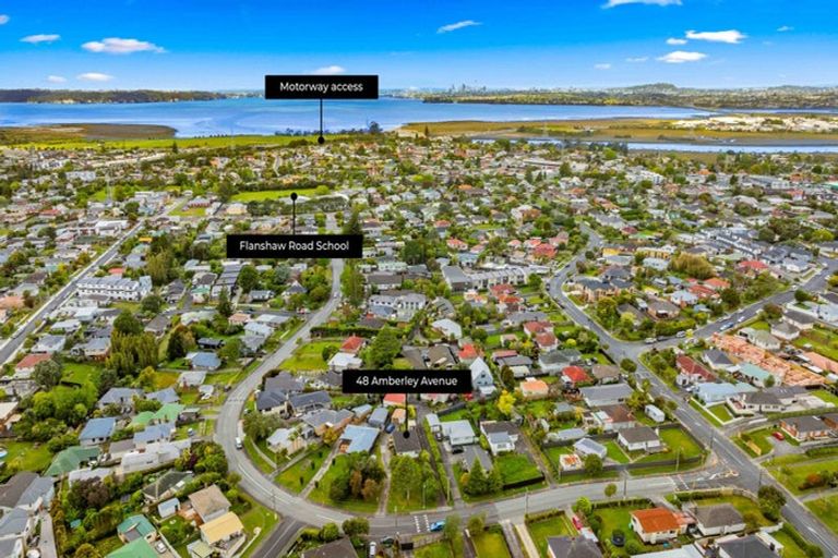 Photo of property in 48 Amberley Avenue, Te Atatu South, Auckland, 0610