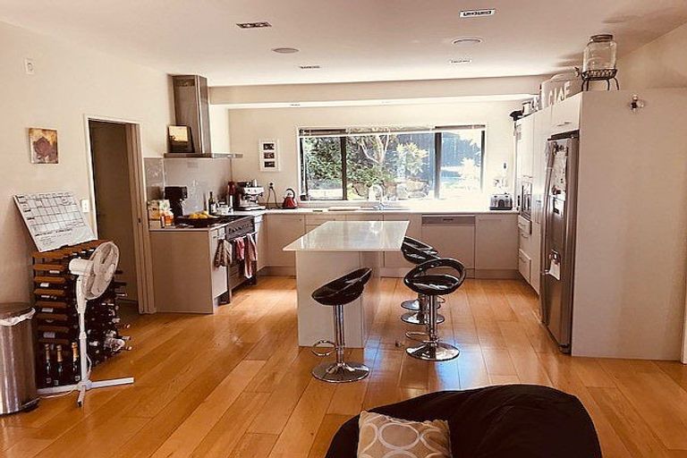Photo of property in 90a Braemar Road, Castor Bay, Auckland, 0620