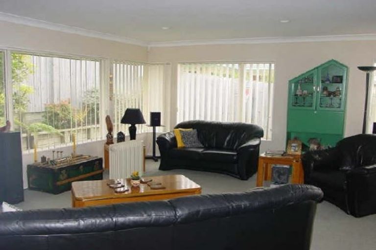 Photo of property in 124 Charles Prevost Drive, The Gardens, Auckland, 2105