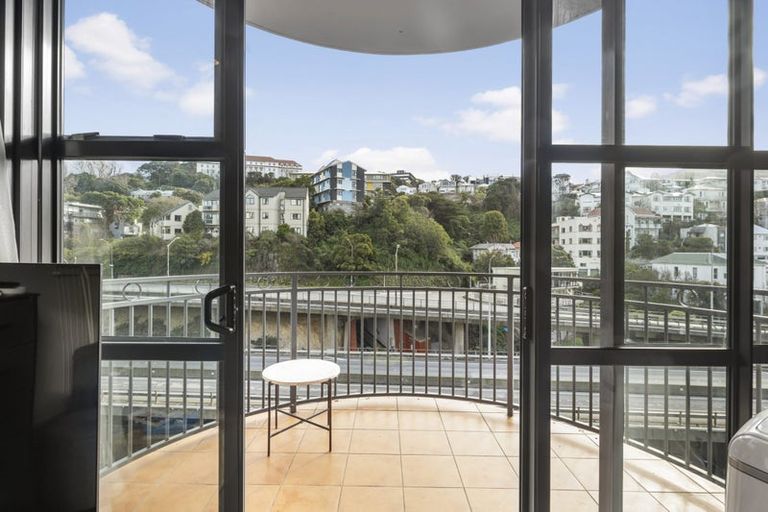 Photo of property in Atrium Towers, 5p/154 The Terrace, Wellington Central, Wellington, 6011