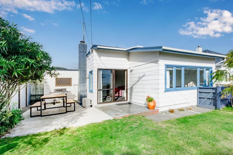 Photo of property in 36 Moana Road, Paraparaumu, 5032