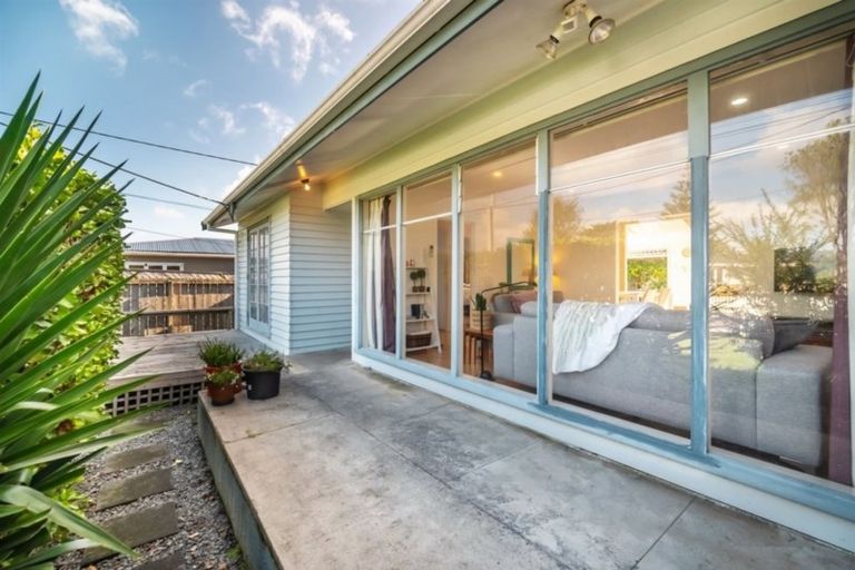 Photo of property in 1/31 Sunnyhaven Avenue, Beach Haven, Auckland, 0626