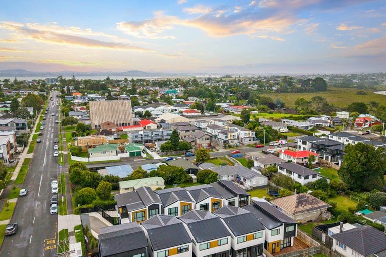 Photo of property in 108d Taikata Road, Te Atatu Peninsula, Auckland, 0610