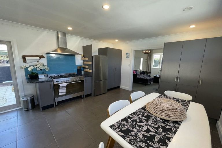 Photo of property in 1107 Caroline Road, Mayfair, Hastings, 4122