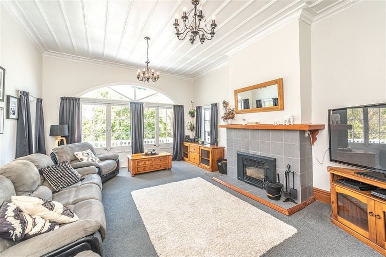 Photo of property in 135 Weraroa Road, Waverley, 4510