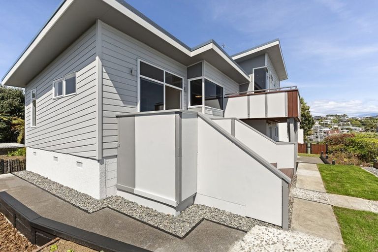 Photo of property in 27 Roy Terrace, Moturoa, New Plymouth, 4310