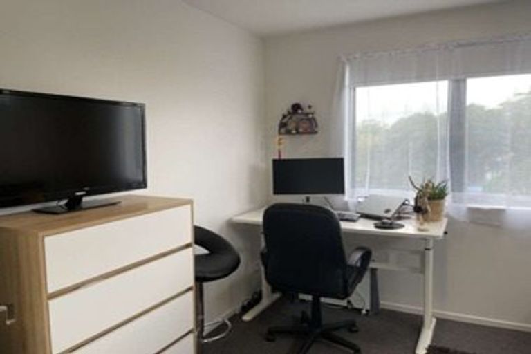 Photo of property in 1/130 Olliviers Road, Phillipstown, Christchurch, 8011