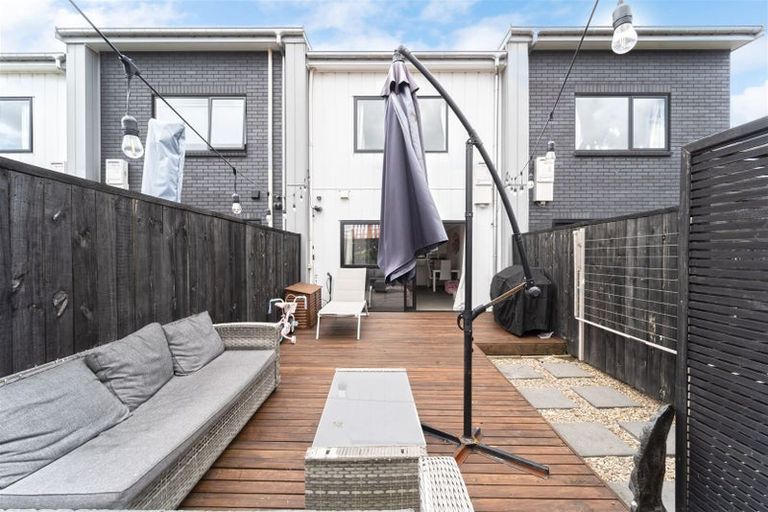 Photo of property in 25 Konoba Avenue, Kumeu, 0810
