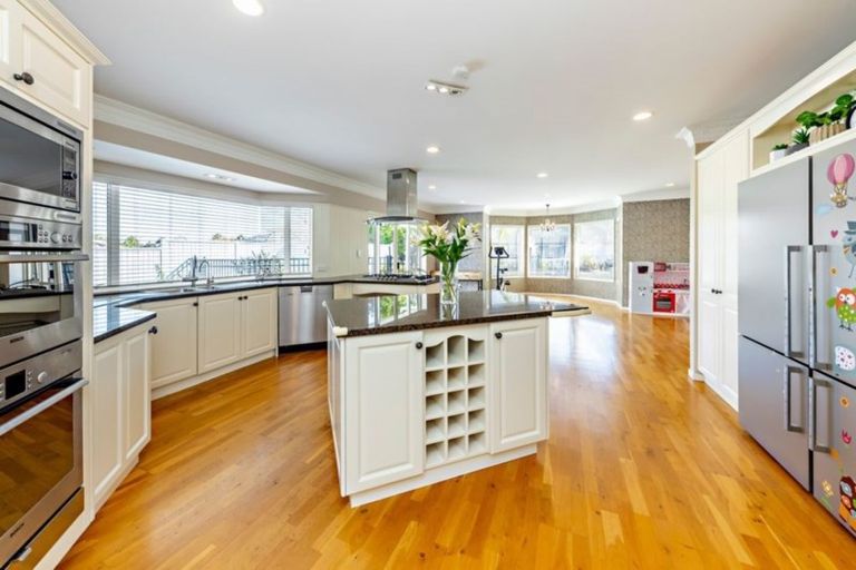 Photo of property in 20 Jane Eyre Drive, Somerville, Auckland, 2014