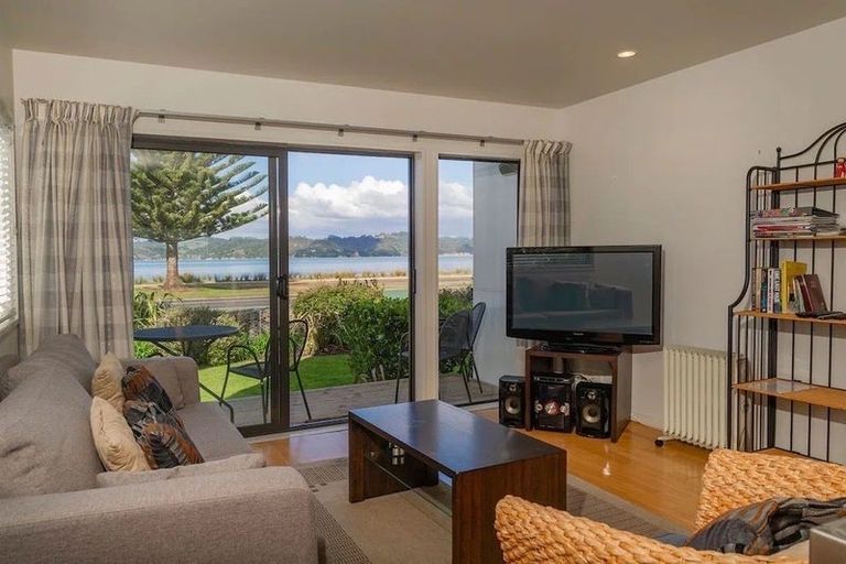 Photo of property in 1 Centennial Drive, Whitianga, 3510