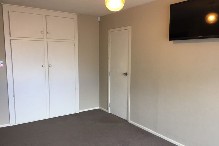 Photo of property in 2/23b Juniper Place, Burnside, Christchurch, 8053