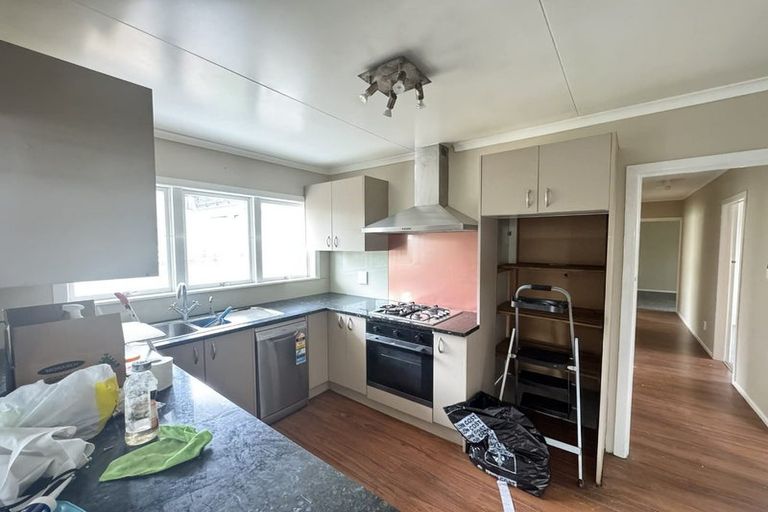 Photo of property in 25 Ellesmere Crescent, Pakuranga Heights, Auckland, 2010