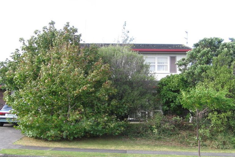 Photo of property in 82 Prince Regent Drive, Half Moon Bay, Auckland, 2012