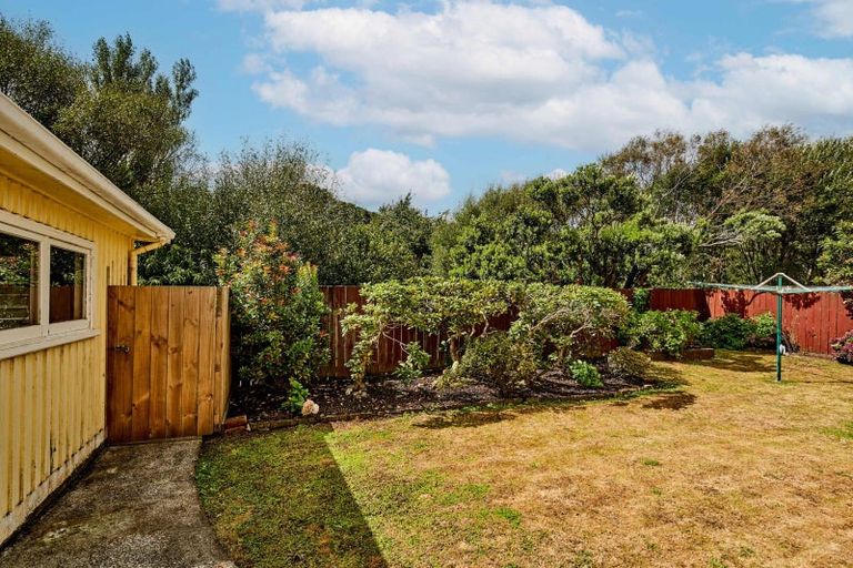 Photo of property in 20 Findlay Street, Tawa, Wellington, 5028