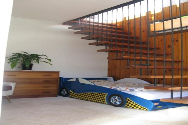 Photo of property in 89 Queens Drive, Lyall Bay, Wellington, 6022