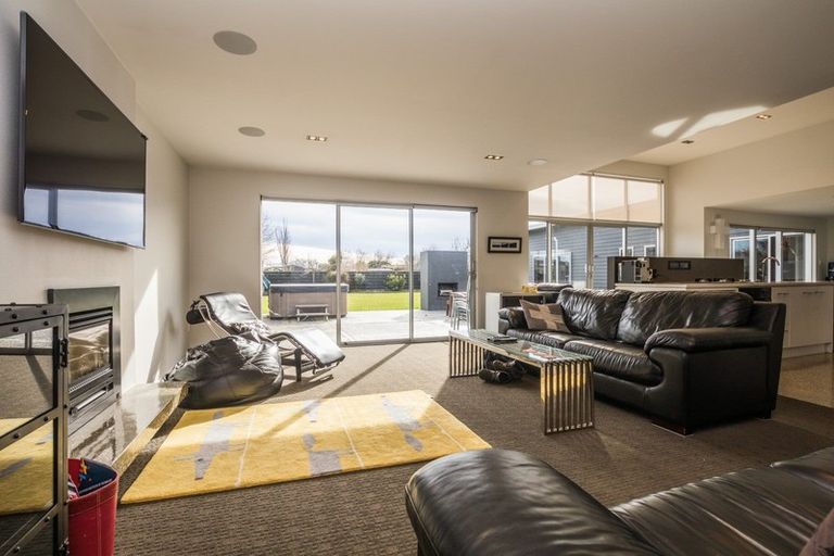 Photo of property in 43 Anne Street, Winton, 9720