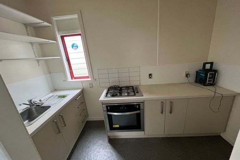 Photo of property in 28 Macdonald Crescent, Te Aro, Wellington, 6011