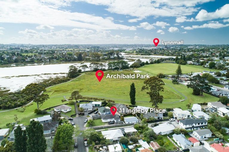 Photo of property in 11 Ingleby Place, Kelston, Auckland, 0602