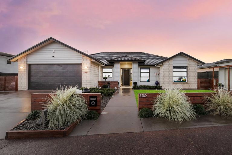 Photo of property in 330 Harbourside Drive, Karaka, Papakura, 2113