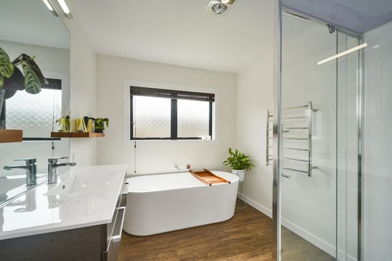 Photo of property in 27 Balrickard Way, Milson, Palmerston North, 4414