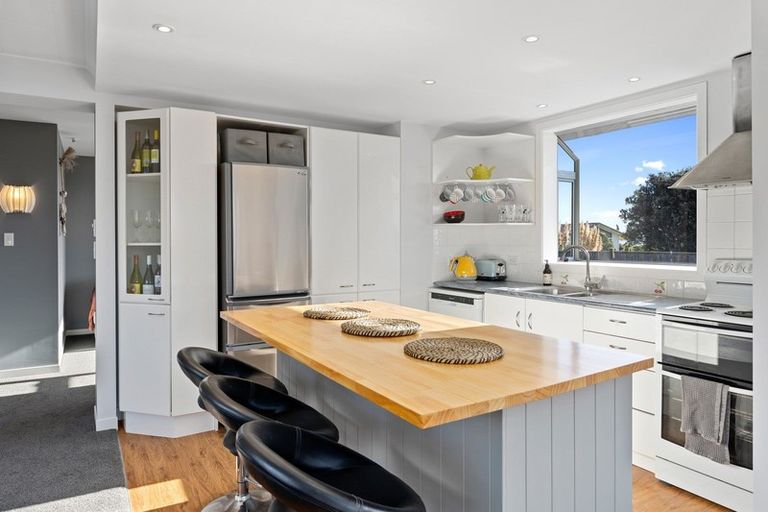 Photo of property in 17 Moana Street, Otaki Beach, Otaki, 5512