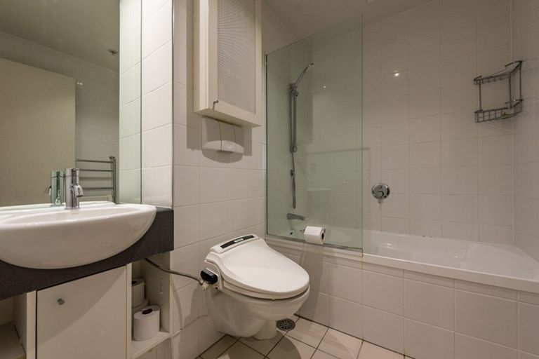 Photo of property in Sanctum Apartment, 10 Ebor Street, Te Aro, Wellington, 6011