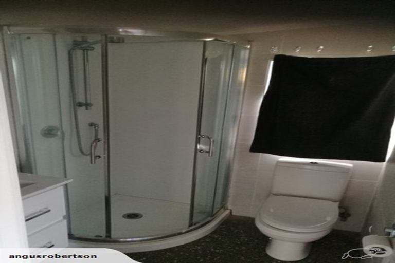 Photo of property in 54 Divich Avenue, Te Atatu South, Auckland, 0610