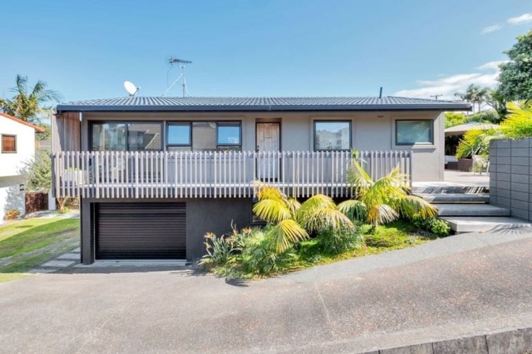 Photo of property in 1/8 Commodore Parry Road, Castor Bay, Auckland, 0620