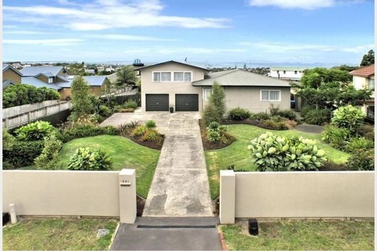 Photo of property in 391 East Coast Road, Mairangi Bay, Auckland, 0630