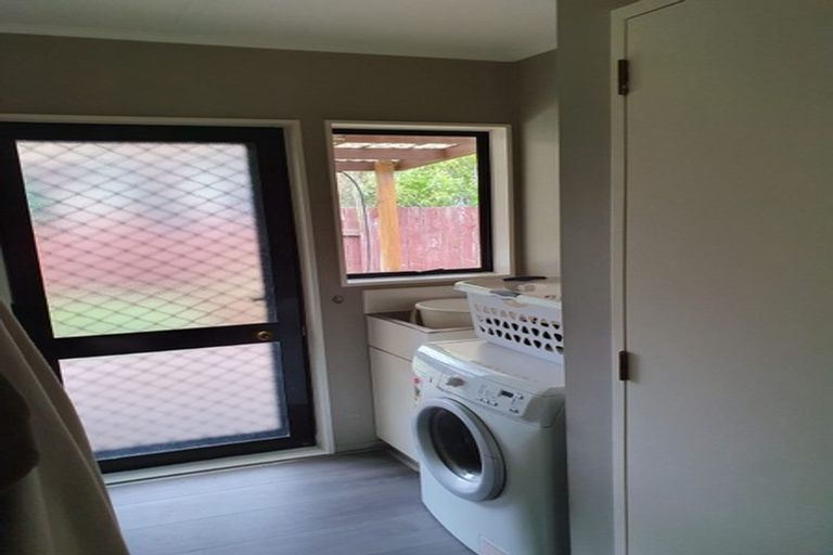 Photo of property in 29 Lydia Place, Kelvin Grove, Palmerston North, 4414