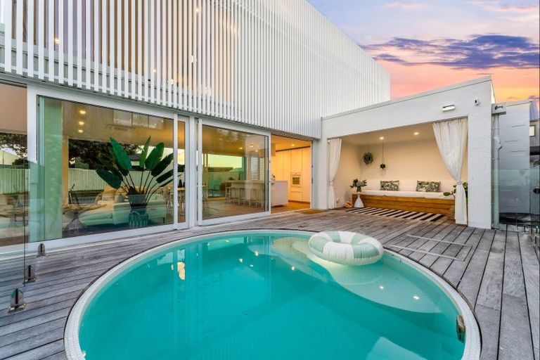 Photo of property in 16 Ida Way, Omaha, 0986